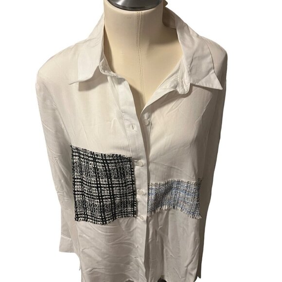 Button down dressy white blouse NWT  by Adore denim print - Picture 3 of 5